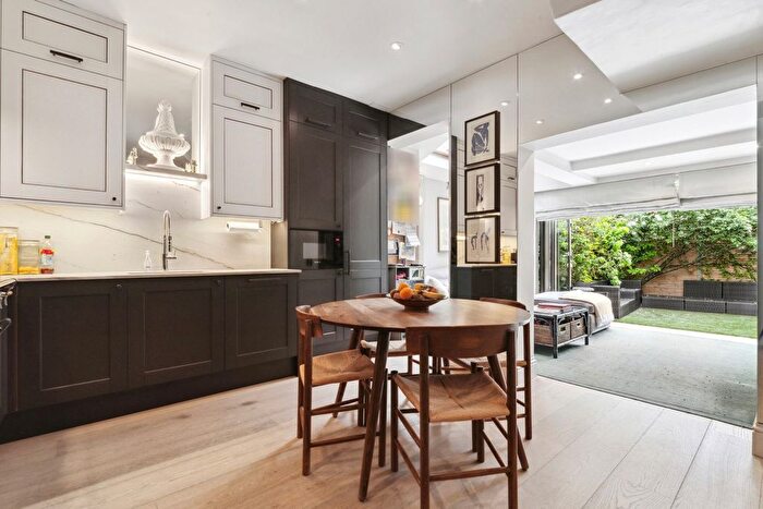 4 Bedroom Detached House To Rent In Graham Road, Chiswick, London, W4