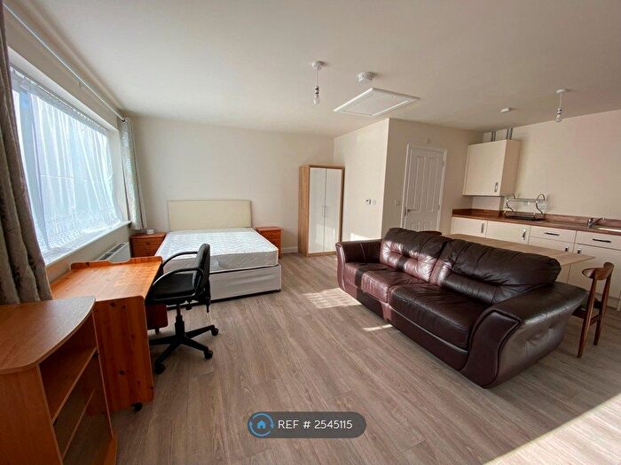 Studio To Rent In Britannia Walk, Trumpington, Cambridge, CB2