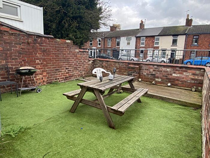 2 Bedroom Terraced House To Rent In Cosy Bedroom Terraced House // /, LN5