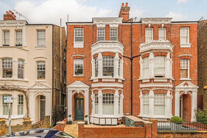 2 Bedroom Flat For Sale In Carmalt Gardens, Putney, SW15