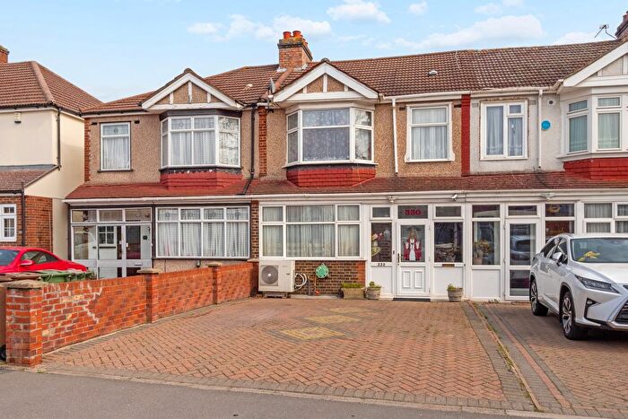 3 Bedroom Terraced House For Sale In Malden Road, Cheam, Sutton, SM3