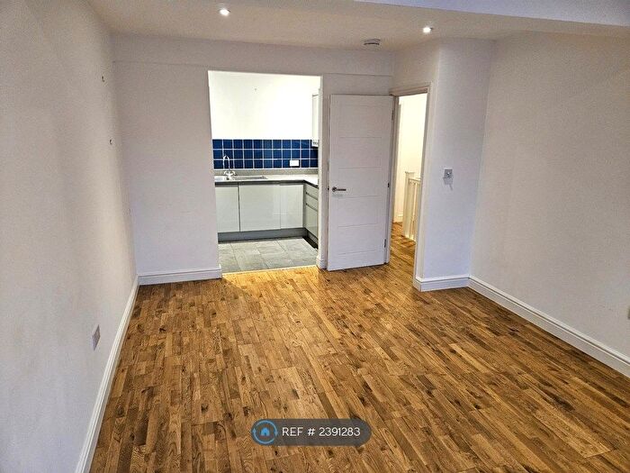 1 Bedroom Flat To Rent In Canford Lane, Bristol, BS9