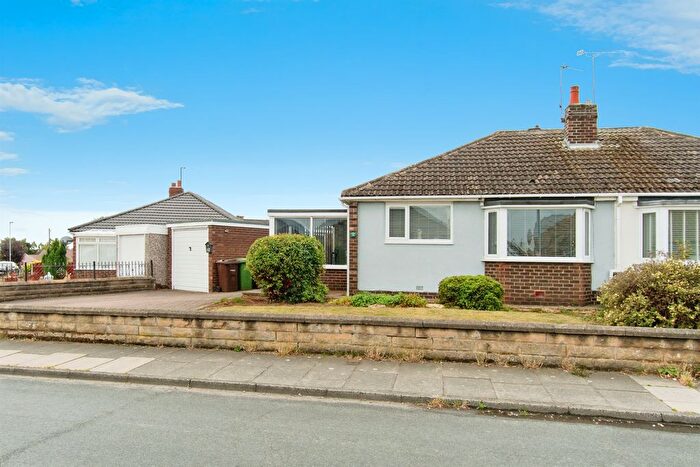 2 Bedroom Semi-detached Bungalow For Sale In Gallows Hill, Castleford, WF10