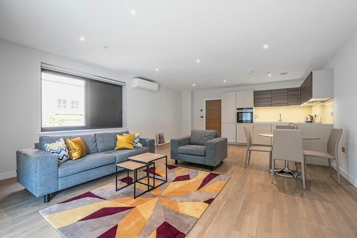 2 Bedroom Flat To Rent In Finchley Road, London, NW3