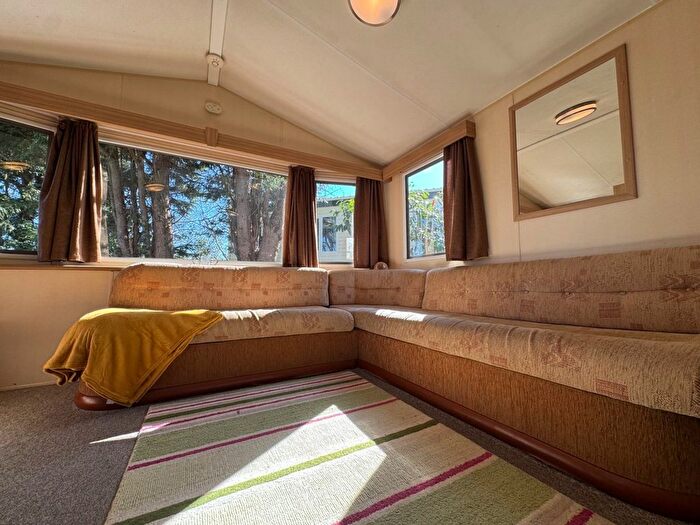 3 Bedroom Mobile/park Home For Sale In The Ridge West, St. Leonards-On-Sea, TN37