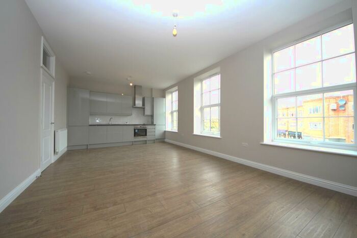 1 Bedroom Flat To Rent In Malden Manor, KT3