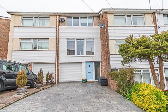 4 Bedroom Terraced House For Sale In Marine Drive, Barry, CF62