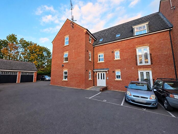 2 Bedroom Apartment For Sale In Vistula Crescent, Swindon, Wiltshire, SN25