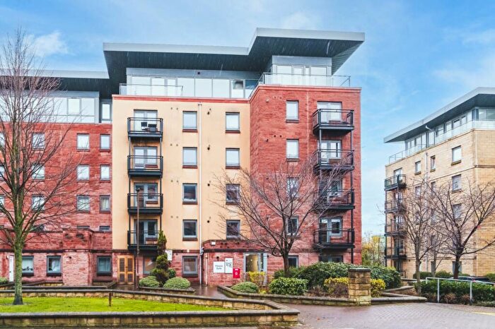 2 Bedroom Flat For Sale In / Slateford Gait, Edinburgh, EH11
