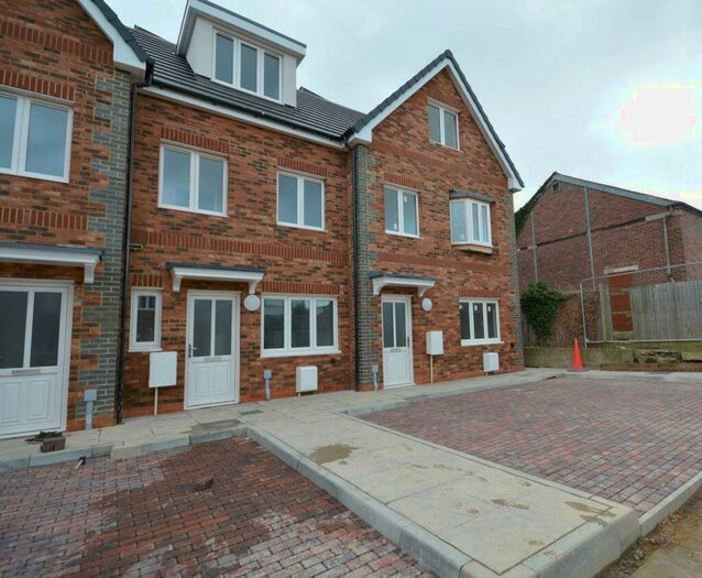 4 Bedroom House To Rent In Jubilee Gardens, Margate, CT9