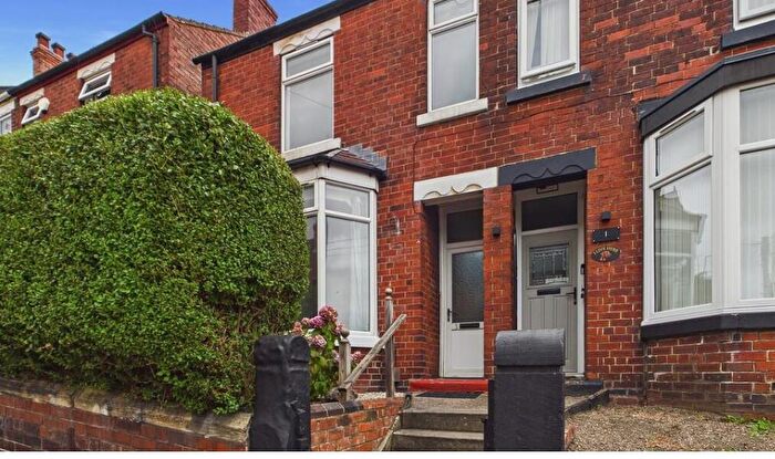 3 Bedroom House To Rent In Clarence Road, Chesterfield, S40