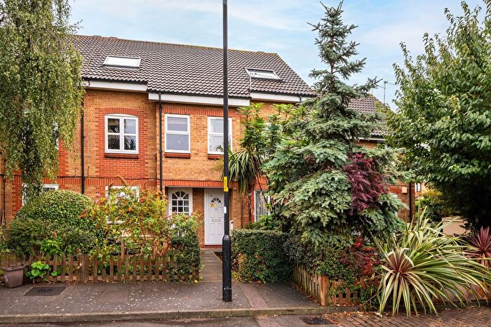 1 Bedroom Flat For Sale In Cadet Drive, Bermondsey, London, SE1
