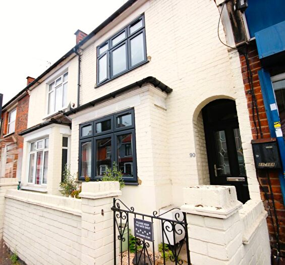 3 Bedroom Property To Rent In Whippendell Road, Watford, WD18