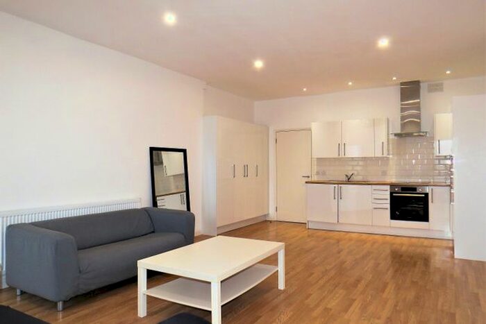 2 Bedroom Flat To Rent In Fashion Street, London, E1