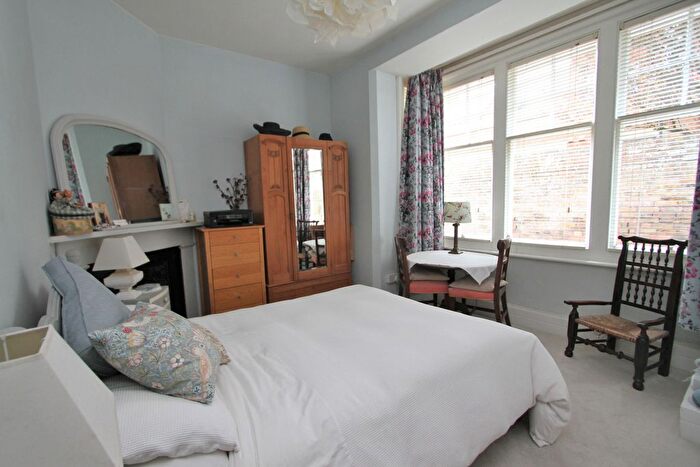 2 Bedroom Flat For Sale In Denton Road, Eastbourne, BN20