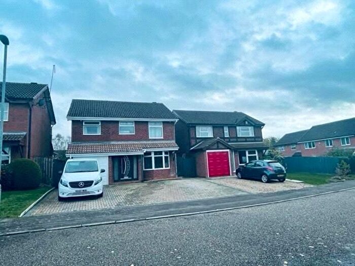 4 Bedroom Detached House To Rent In Saffron Close, Northampton, Northamptonshire, NN4
