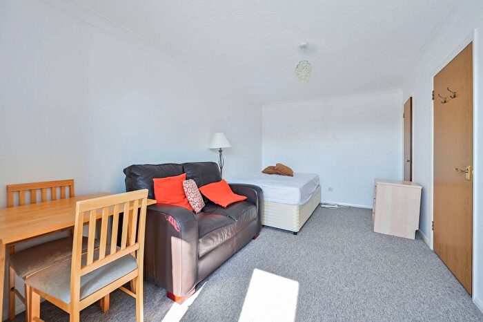 Studio For Sale In Chaucer Drive, Bermondsey, London, SE1