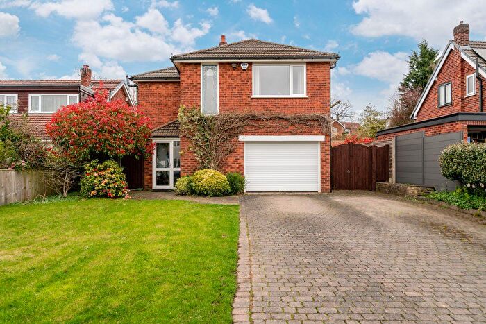 4 Bedroom Detached House For Sale In Badger Road, Macclesfield, SK10