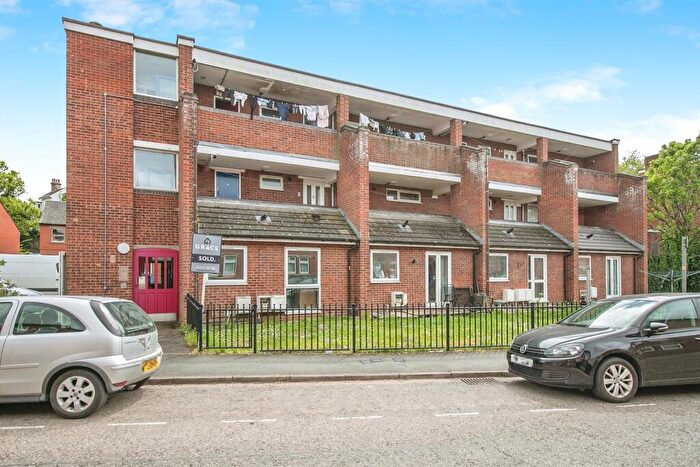 2 Bedroom Flat For Sale In Samuel Court, Ipswich, IP4