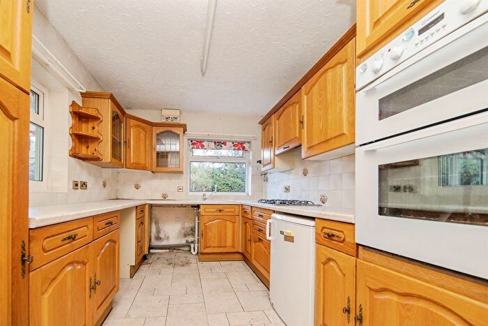 2 Bedroom Detached Bungalow For Sale In Kreswell Grove, Harwich, CO12