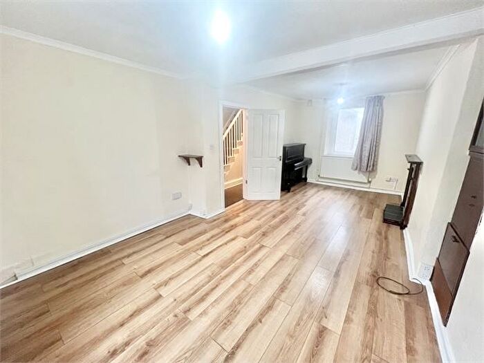 3 Bedroom Terraced House To Rent In Camarthen Road, Fforestfach, Swansea, SA5