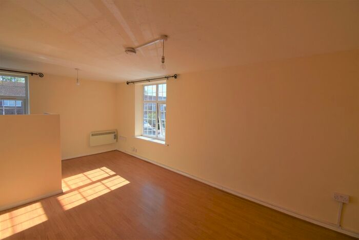 Studio To Rent In Boundary Lane, Welwyn Garden City AL7
