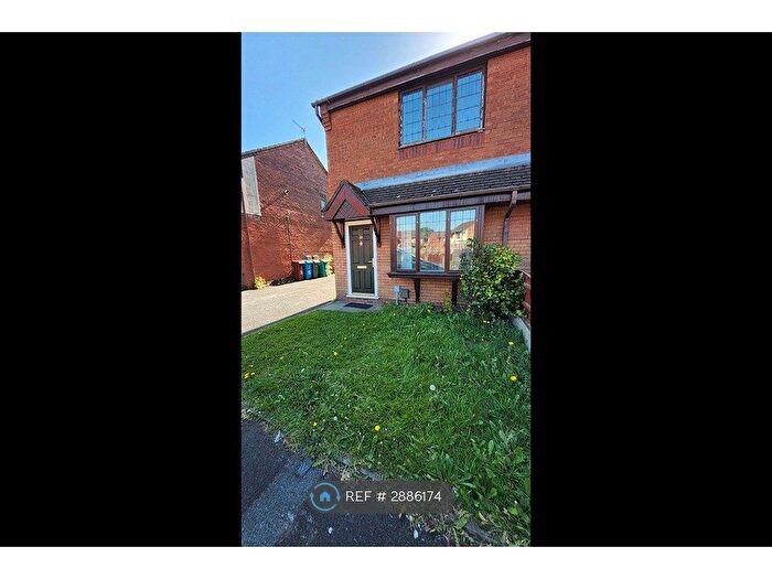 3 Bedroom Semi-Detached House To Rent In Innis Avenue, Manchester, M40