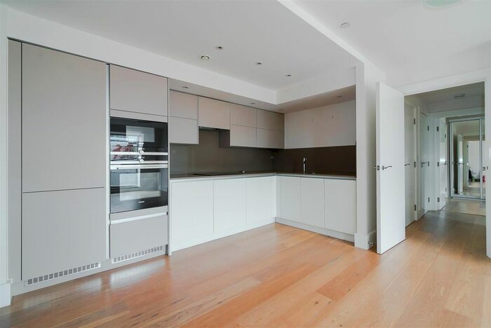 2 Bedroom Flat To Rent In Bute Gardens, Hammersmith, London, W6