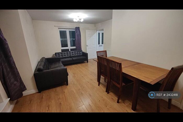 3 Bedroom Semi-Detached House To Rent In Brambling Road, Birmingham, B15