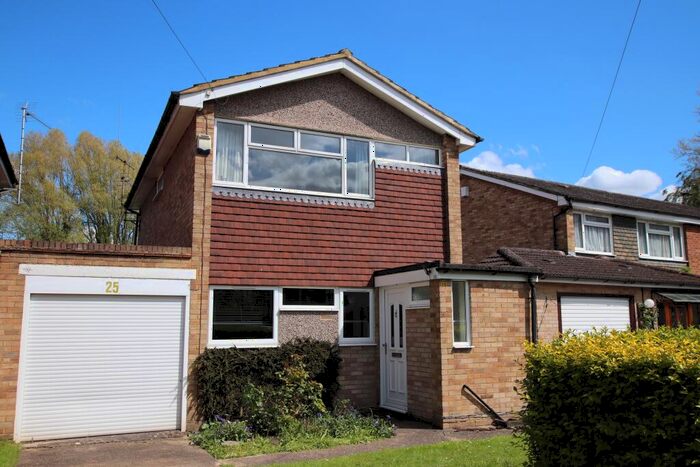 4 Bedroom Detached House To Rent In Florence Avenue, Maidenhead, SL6