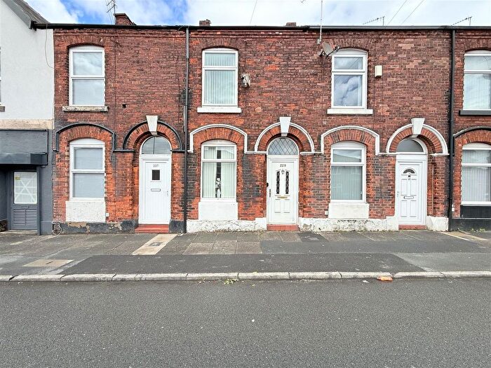 2 Bedroom Terraced House For Sale In Kings Road, Ashton-Under-Lyne, OL6