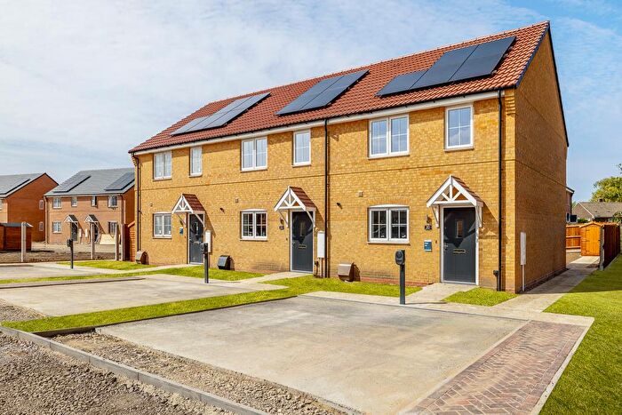 3 Bedroom Semi-Detached House For Sale In Barley Drive, Donington, PE11