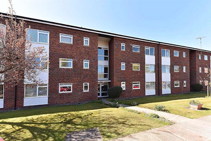 2 Bedroom Flat To Rent In Brocklehurst Way, Macclesfield, SK10