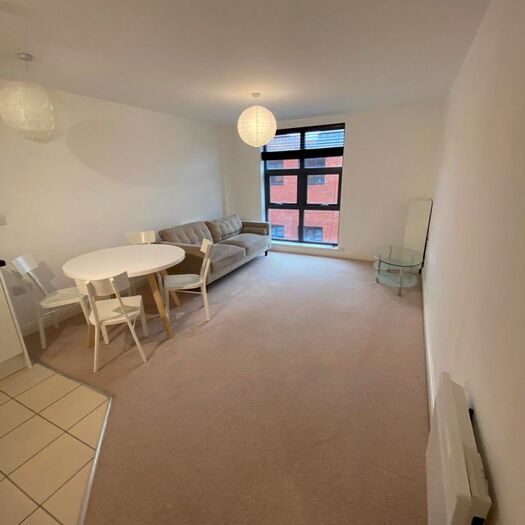 2 Bedroom Flat To Rent In Lion Court, Warstone Lane, Birmingham, B18