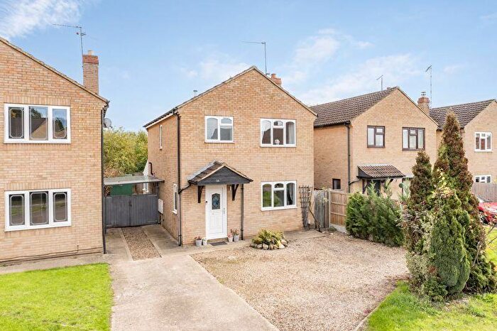 3 Bedroom Detached House For Sale In Hereford Close- Desborough, NN14