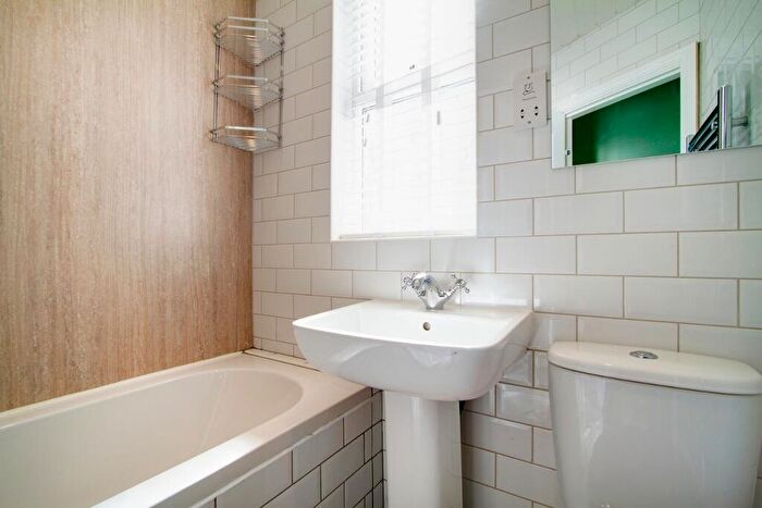 6 Bedroom Terraced House To Rent In Derby Road, Manchester, M14