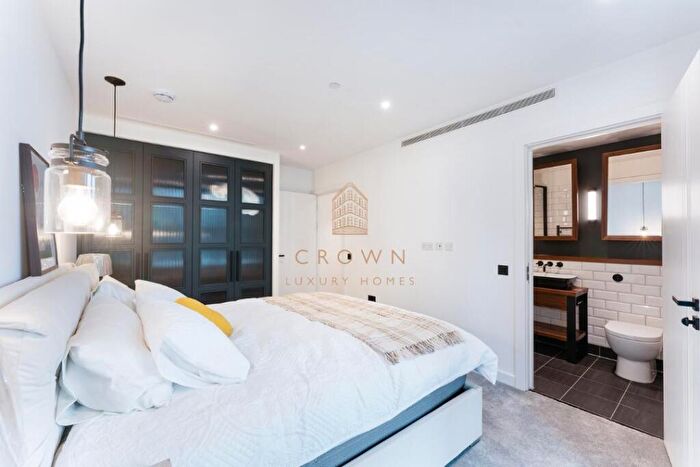 2 Bedroom Apartment To Rent In Merino Gardens, London Dock, E1W