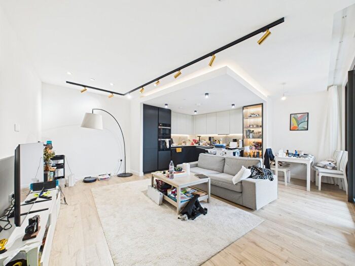 2 Bedroom Flat To Rent In Vermont House, Dingley Road, EC1V