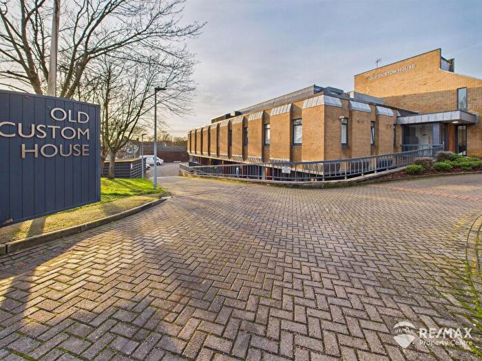 2 Bedroom Apartment For Sale In Main Road, Harwich, CO12