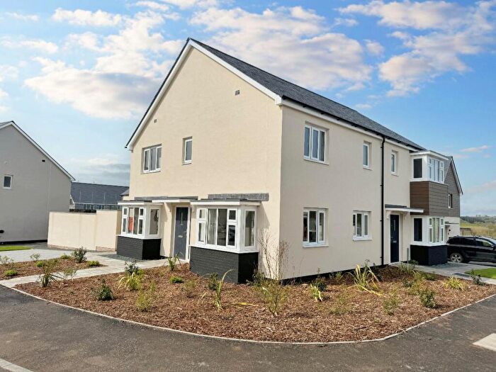 3 Bedroom Semi-Detached House For Sale In Lukes Farm, Sheepwash, EX21