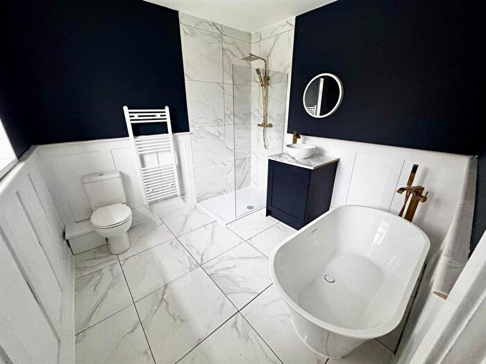 3 Bedroom Terraced House To Rent In Trealaw Road, Tonypandy, CF40