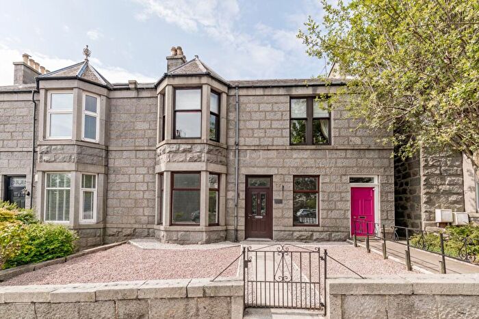 2 Bedroom Flat For Sale In Abergeldie Road, Aberdeen, AB10