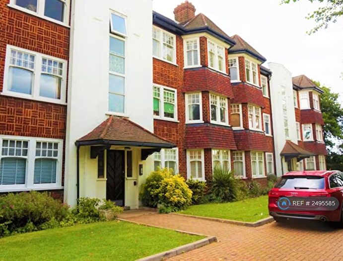 2 Bedroom Flat To Rent In Hainault Court, London, E17