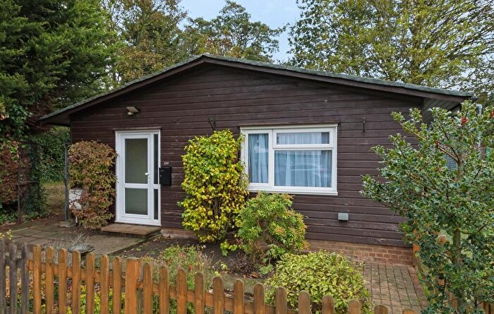 3 Bedroom Detached Bungalow To Rent In Plaistow Lane, BR1