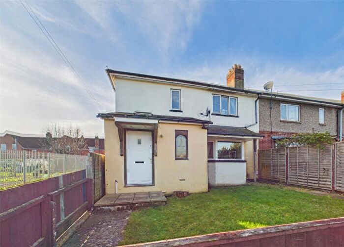 4 Bedroom End Of Terrace House For Sale In Lingdale Road, Bournemouth, Dorset, BH6