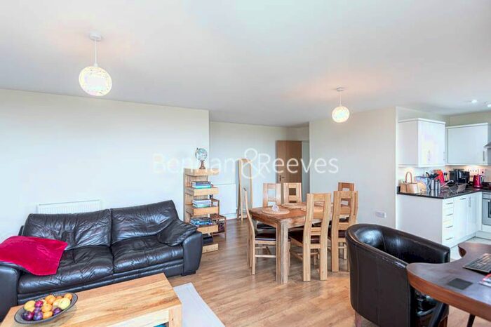 2 Bedroom Flat To Rent In Granville Gardens, Ealing Common, W5