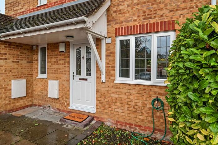 1 Bedroom Flat To Rent In Guildford Road, Lightwater, GU18