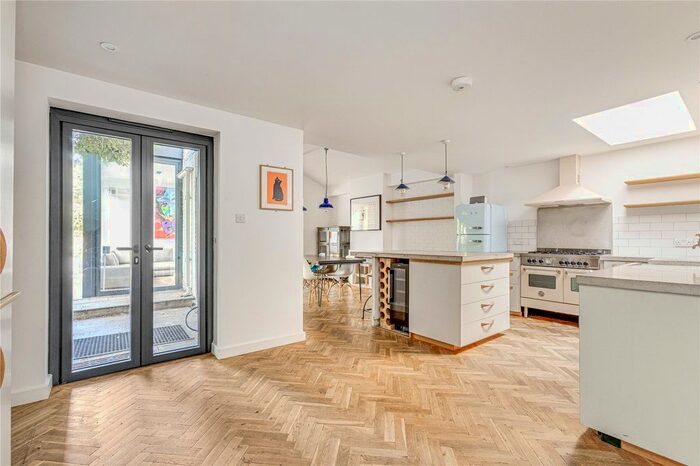3 Bedroom Semi-Detached House To Rent In Kings Avenue, Clapham, SW4