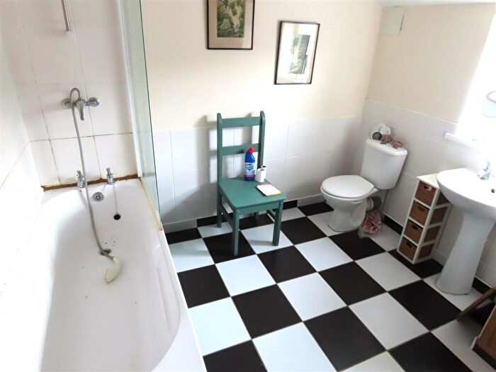 2 Bedroom End Of Terrace House For Sale In Moor View, Newbiggin-By-The-Sea, NE64