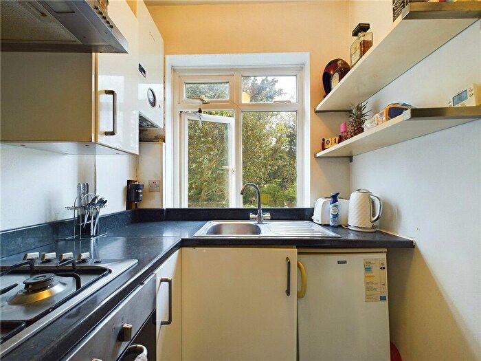 1 Bedroom Flat For Sale In Ash Grove, London, SE20